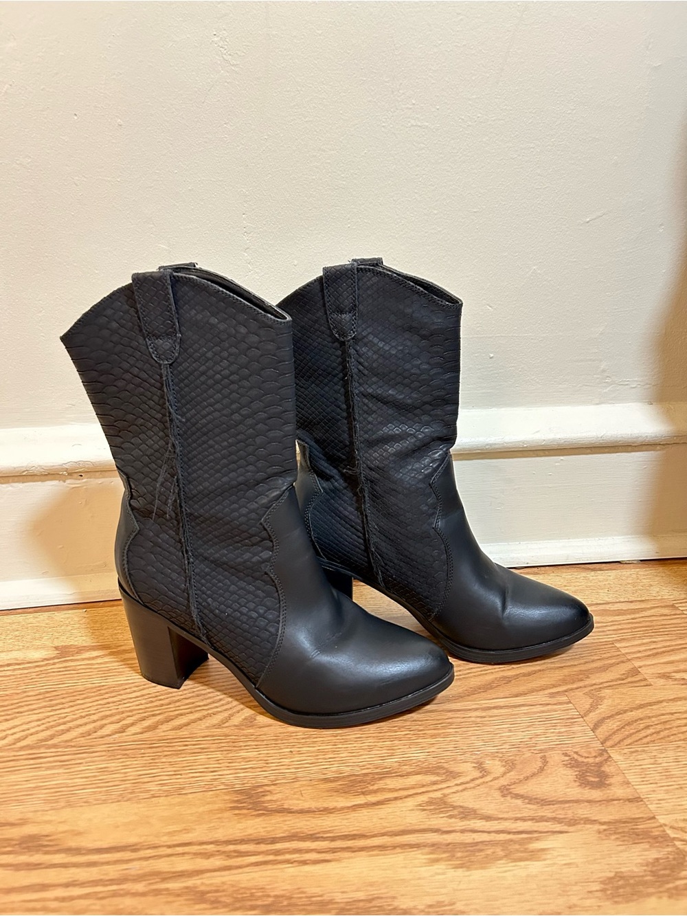 MIA Mid Calf Cowboy Boots Size 10 Black Croc Embossed Faux Leather